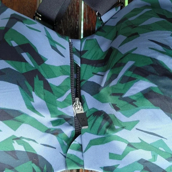 Knix Sport Bra - Picture 3 of 8